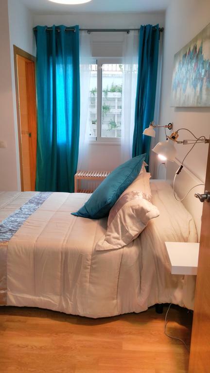 Mitjana Plaza Apartment Malaga Bagian luar foto