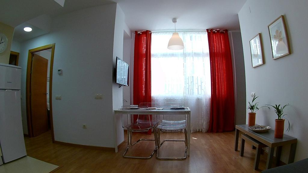 Mitjana Plaza Apartment Malaga Bagian luar foto