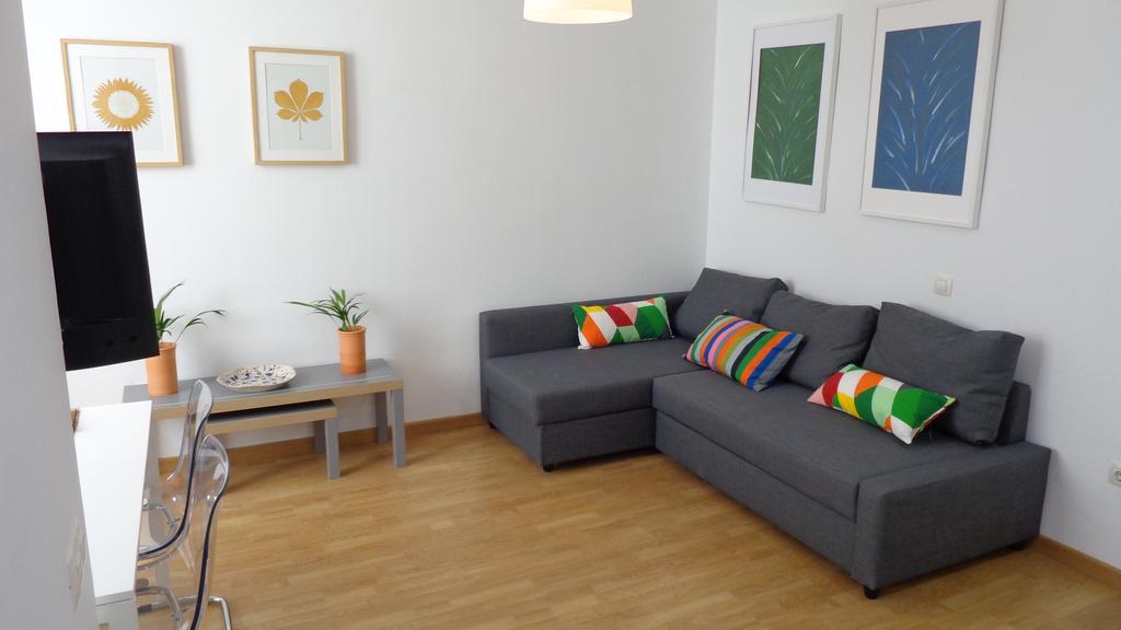 Mitjana Plaza Apartment Malaga Bagian luar foto