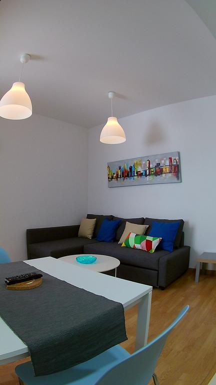 Mitjana Plaza Apartment Malaga Bagian luar foto