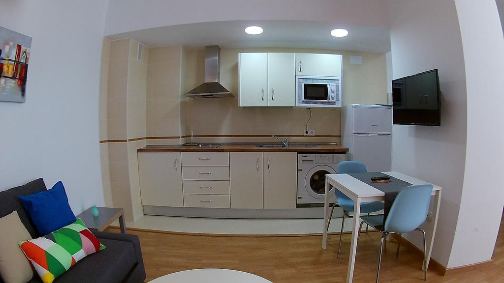Mitjana Plaza Apartment Malaga Bagian luar foto