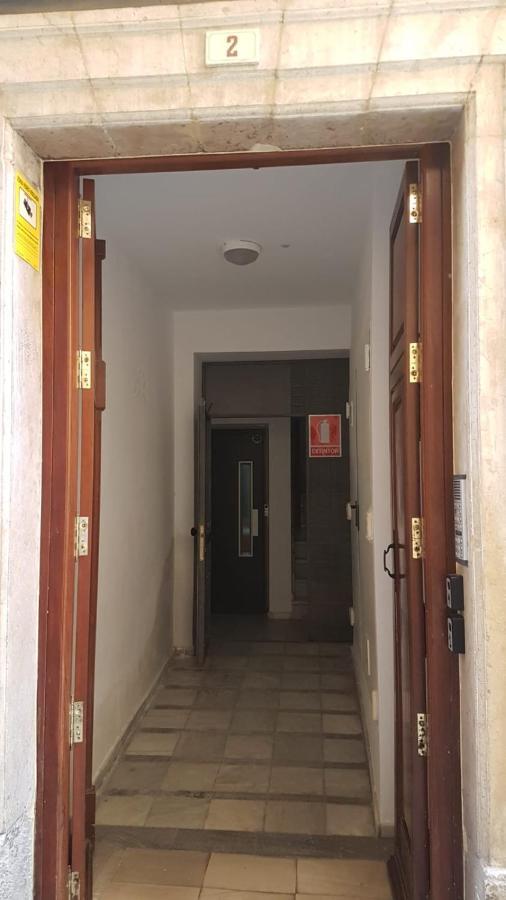 Mitjana Plaza Apartment Malaga Bagian luar foto